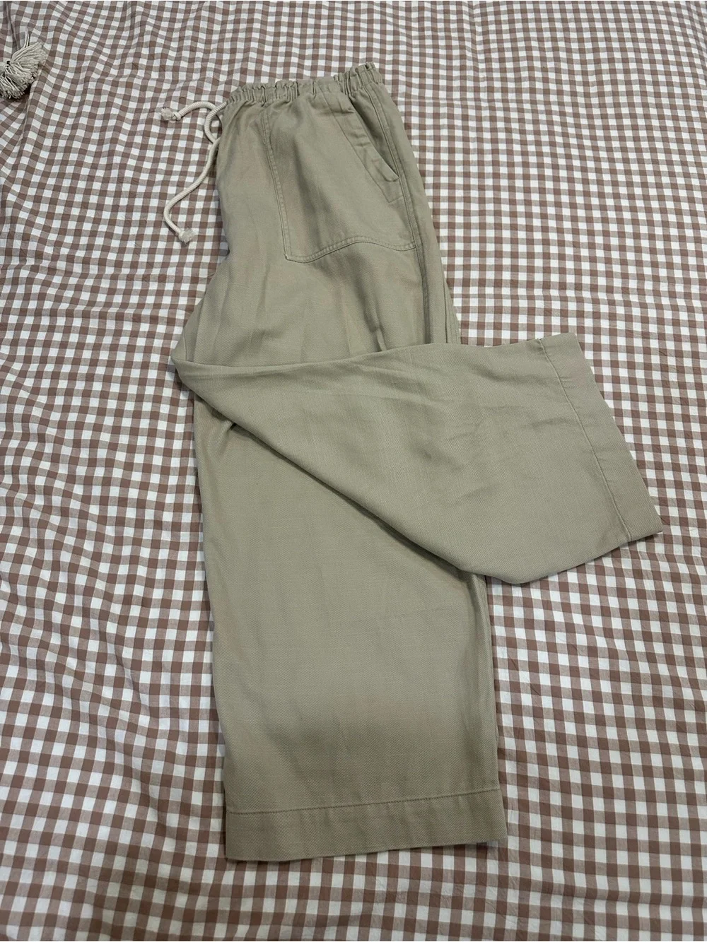 Old Navy Women's Cropped Drawstring Pants in Tan